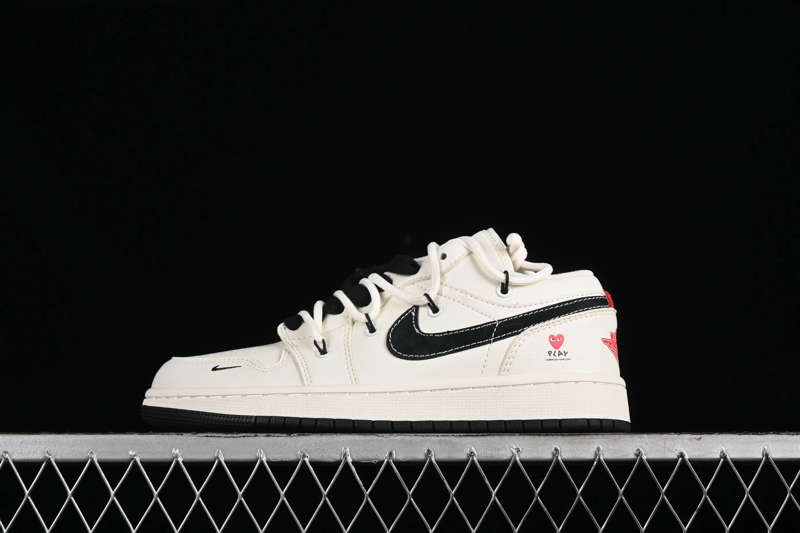 All categories Air Jordan Jordan series basketball shoes Air Jordan 1 Low High-end customized low-top sneakers Air Jordan 1 Low AJ1 Joe 1 Kawakubo Rei joint-Mi black and white High-end customized low-top retro basketball shoes SJ9950-014